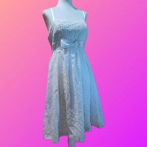 MAURICES SIZE 5/6 DRESS WHITE FLORAL PATTERN LACE OVERLAY